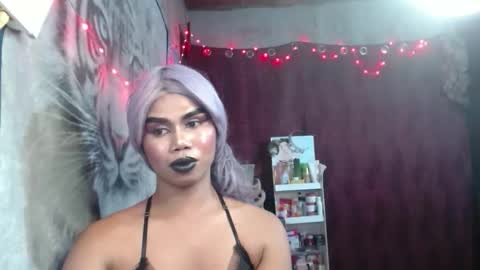 queenpinayebony_xx online show from April 2026 07:07:02 PM