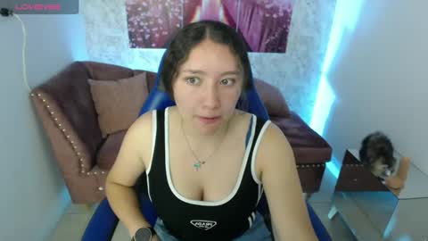 Snapshot of queenrosse_m chatting on January 2025 12:36:01 PM Queen Rose online show from January 2025 12:36:01 PM