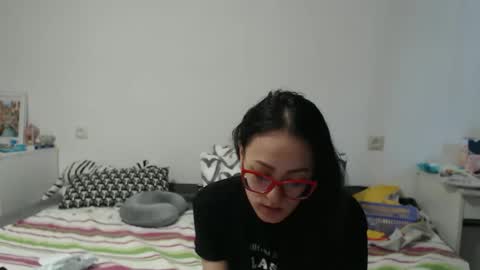 queensofiaqueen online show from April 2026 06:54:01 AM