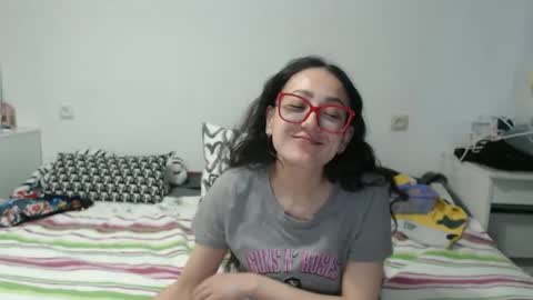 queensofiaqueen online show from April 2026 05:18:02 AM