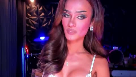 Snapshot of queenvalentinats chatting on May 2026 09:56:02 PM ValentinaMoone online show from May 2026 09:56:02 PM