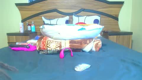 Queenxxxjesy online show from April 2026 08:13:01 AM