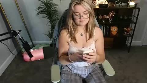 Snapshot of quervoqueen1 chatting on November 2025 02:17:02 AM Bri online show from November 2025 02:17:02 AM