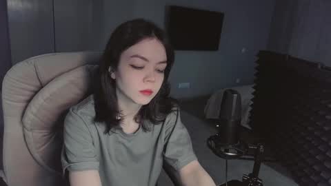 quietluxury online show from April 2026 12:25:01 PM