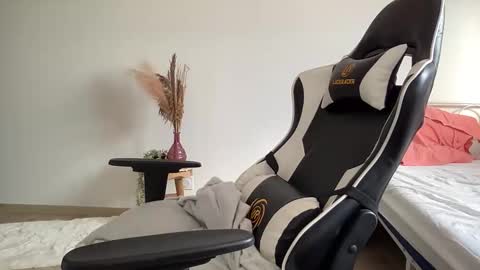 Snapshot of quinnyelena chatting on December 2025 11:37:02 AM Quinnyelena online show from December 2025 11:37:02 AM