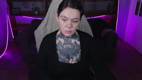 Snapshot of qwertyannie_lbo chatting on April 2026 12:08:01 AM qwertyannie_lbo online show from April 2026 12:08:01 AM