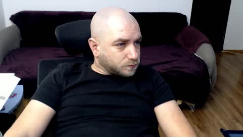 R0bila online show from December 2025 11:54:01 PM