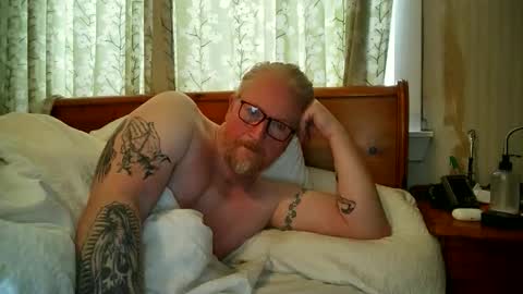 Snapshot of r_o_h_a_n_r_o_o_m chatting on April 2026 12:06:02 PM r_o_h_a_n_r_o_o_m online show from April 2026 12:06:02 PM