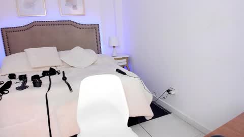 RACHEL ES online show from February 2026 06:10:02 AM