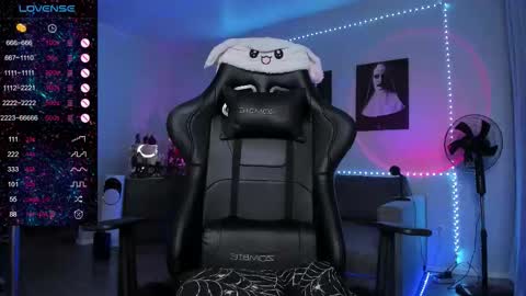  Miko Pleasee help me get 100 likes online show from October 2025 10:12:02 AM