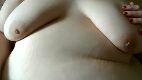 Snapshot of rachs_wardrobe chatting on October 2025 03:34:02 PM rachs_wardrobe online show from October 2025 03:34:02 PM