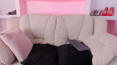 Radiant Naomi online show from November 2025 11:32:01 AM