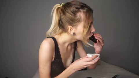 Sara online show from September 2025 04:34:02 PM