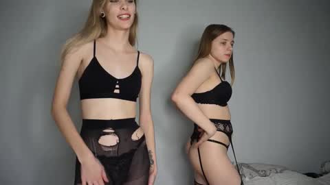 Sara online show from November 2025 02:39:02 PM