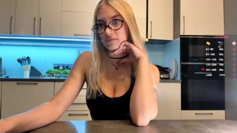 Mila online show from April 2026 03:59:02 PM