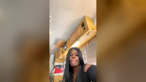 Snapshot of raeexotic_fr chatting on June 2026 10:13:02 PM Rae Reign online show from June 2026 10:13:02 PM