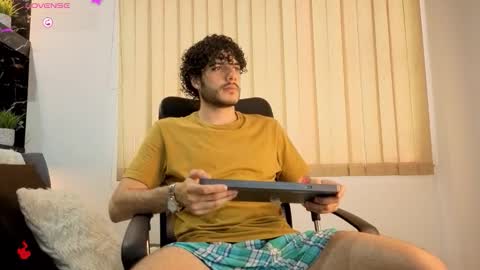 R A F A E L online show from December 2025 10:05:02 PM