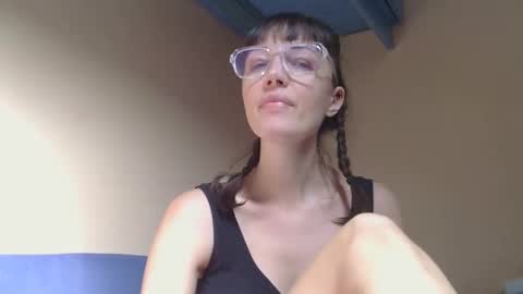 Rafaella online show from April 2026 01:46:01 PM