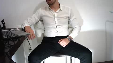 elenacam online show from May 2026 05:40:01 PM