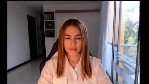 Jennyindependent model . online show from September 2025 08:52:02 PM