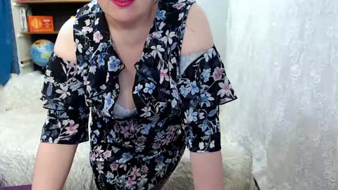 Snapshot of rainbowladyy chatting on February 2025 08:18:02 AM rainbowladyy online show from February 2025 08:18:02 AM