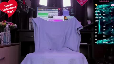 Laura online show from February 2025 04:03:01 AM