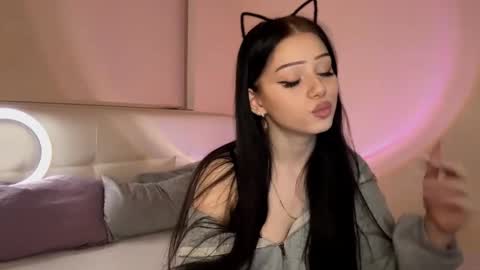 Luna online show from October 2025 03:46:02 PM