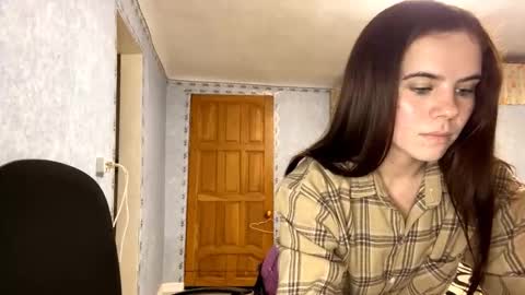 Lia online show from September 2025 04:17:01 PM