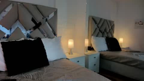 Raquel Moore  online show from February 2025 11:09:01 PM