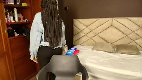 Raquel online show from September 2025 11:56:01 AM