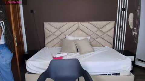 Raquel online show from December 2025 11:52:01 AM