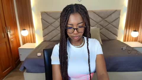 Snapshot of raqueljones_ chatting on May 2026 12:15:01 PM Raquel online show from May 2026 12:15:01 PM