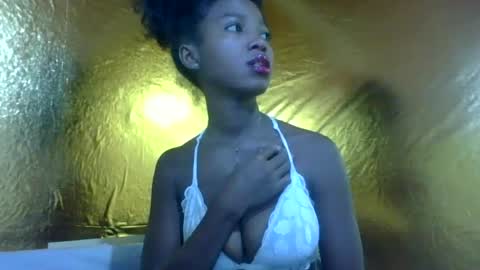 Snapshot of rasoanirinaa chatting on June 2026 05:21:01 AM rasoanirinaa online show from June 2026 05:21:01 AM