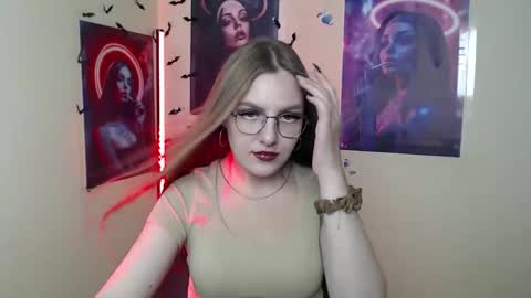 raspberry0101 online show from September 2025 12:37:01 PM