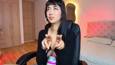 Snapshot of raven__riot chatting on October 2025 01:14:01 PM Raven  online show from October 2025 01:14:01 PM