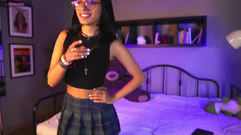 Snapshot of raven_bliss chatting on May 2026 02:32:01 PM raven_bliss online show from May 2026 02:32:01 PM