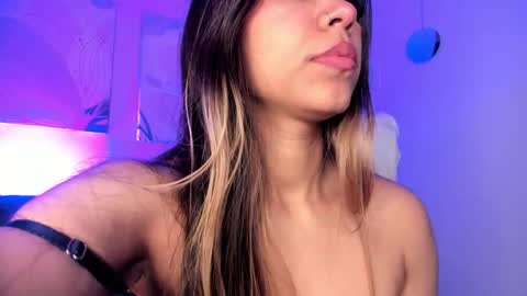 Snapshot of raven_dooll chatting on November 2025 08:46:01 AM Raven online show from November 2025 08:46:01 AM