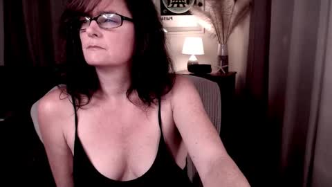 Snapshot of raven_feathers chatting on October 2025 11:16:01 PM Roxanneredlight59 online show from October 2025 11:16:01 PM