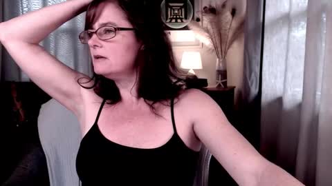 Snapshot of raven_feathers chatting on October 2025 07:02:01 PM Roxanneredlight59 online show from October 2025 07:02:01 PM