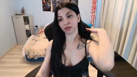 raven_haired_goddess online show from April 2026 08:20:01 AM