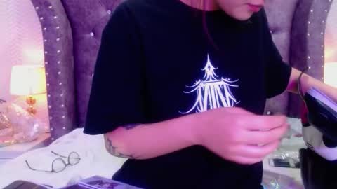 raven_love_ online show from November 2025 07:35:02 PM