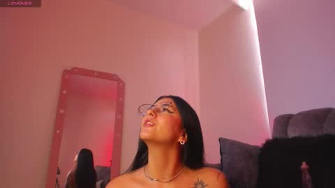 Snapshot of raven_manson chatting on February 2026 01:06:01 PM online show from February 2026 01:06:01 PM