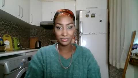 Snapshot of ravenbby chatting on May 2026 07:46:01 AM ravenbby online show from May 2026 07:46:01 AM