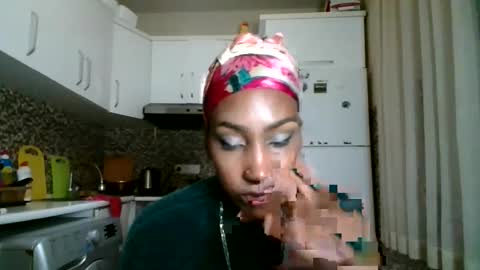 Snapshot of ravenbby chatting on May 2026 07:41:01 PM ravenbby online show from May 2026 07:41:01 PM