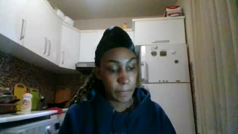 Snapshot of ravenbby chatting on May 2026 05:18:02 PM ravenbby online show from May 2026 05:18:02 PM