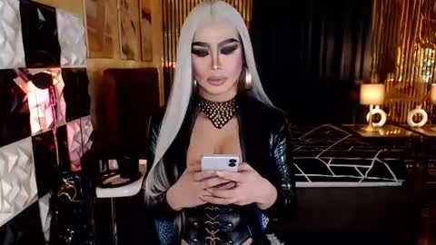 Snapshot of ravenmystiquex chatting on June 2026 07:47:02 AM ravenmystiquex online show from June 2026 07:47:02 AM