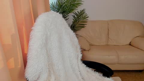 Snapshot of ravewithme9 chatting on January 2025 12:14:01 PM Eva online show from January 2025 12:14:01 PM