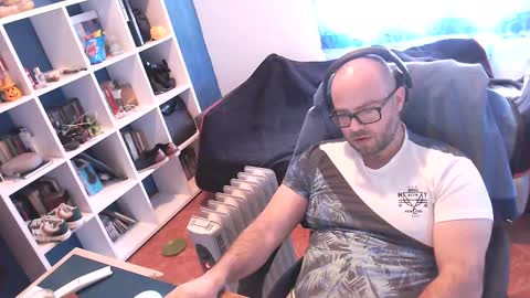 Snapshot of ravingr3d3 chatting on February 2025 12:14:02 PM ravingr3d3 online show from February 2025 12:14:02 PM