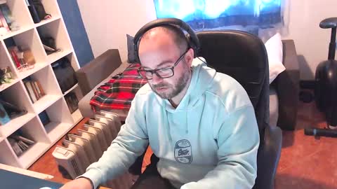 Snapshot of ravingr3d3 chatting on March 2025 12:15:01 PM ravingr3d3 online show from March 2025 12:15:01 PM