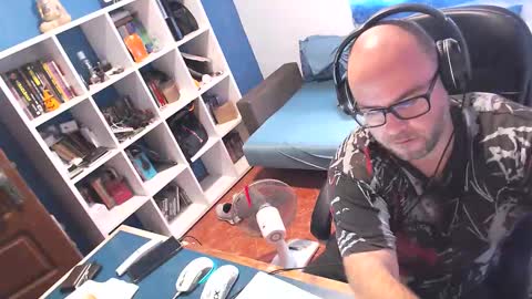 Snapshot of ravingr3d3 chatting on September 2025 08:25:01 AM ravingr3d3 online show from September 2025 08:25:01 AM